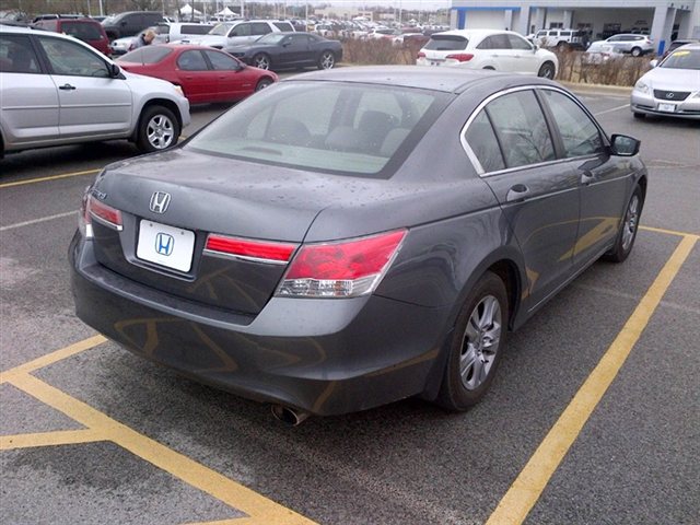 Honda Accord 2012 photo 2