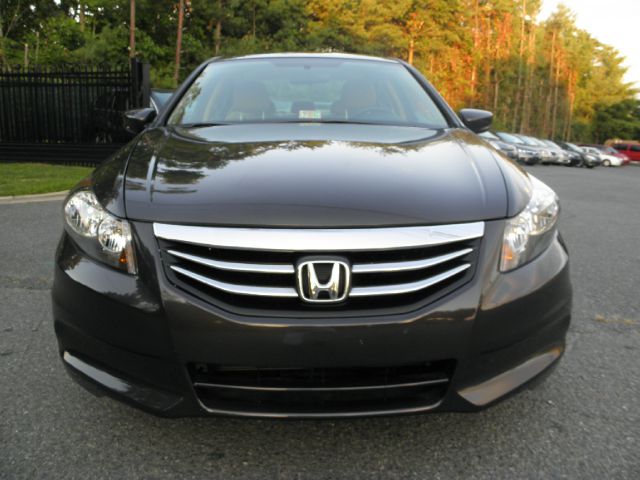 Honda Accord 2dr Reg Cab 120.5 WB Sedan
