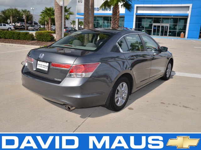 Honda Accord 2012 photo 1