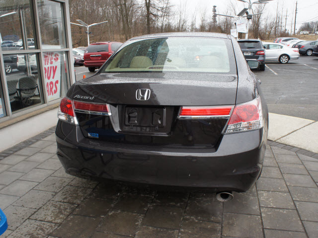 Honda Accord 2012 photo 2