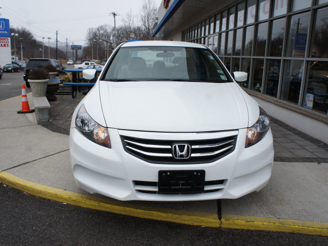 Honda Accord 2012 photo 2
