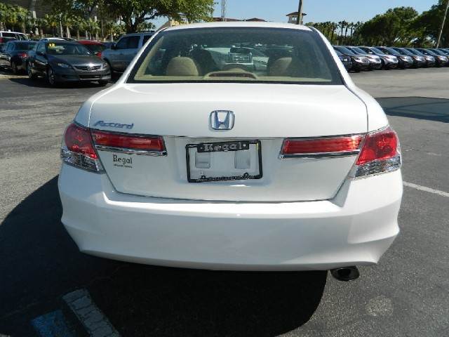 Honda Accord 2012 photo 1