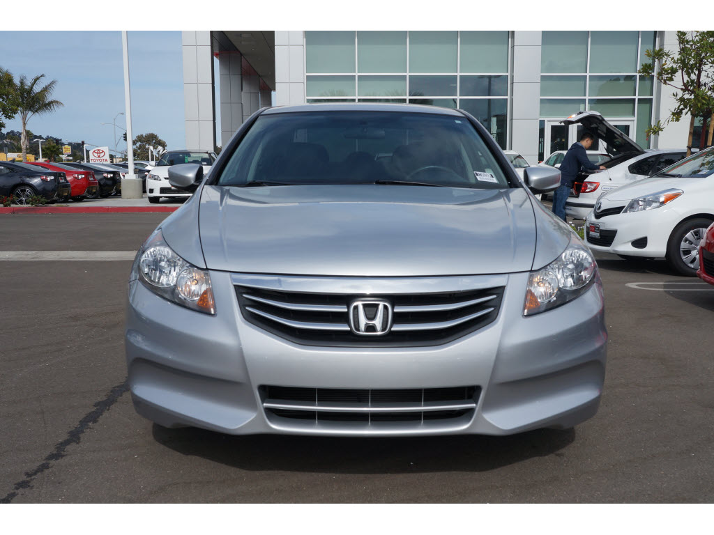 Honda Accord 2012 photo 1