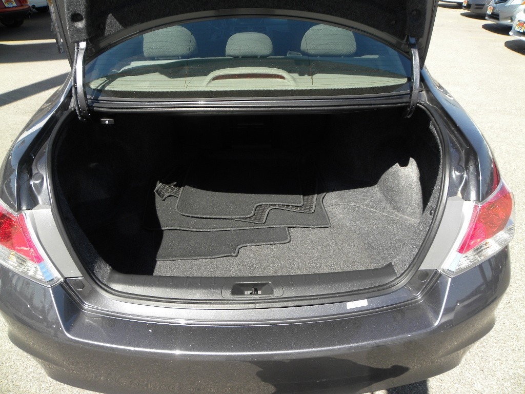 Honda Accord 2012 photo 1