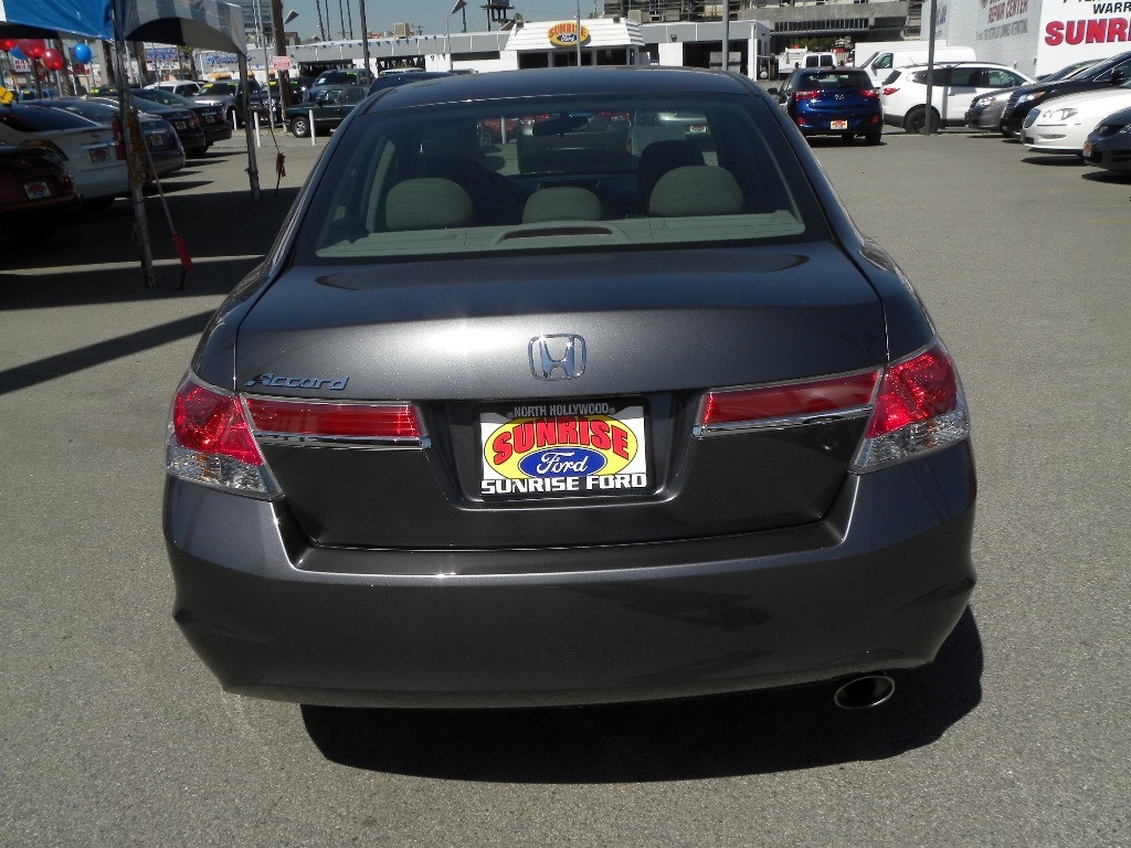Honda Accord 2012 photo 2