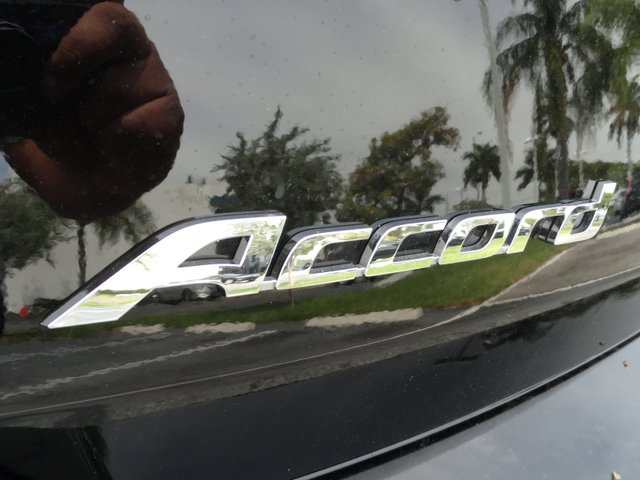 Honda Accord 2012 photo 2