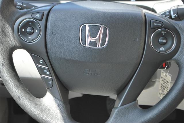Honda Accord 2013 photo 24