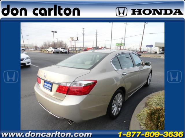 Honda Accord 2013 photo 2