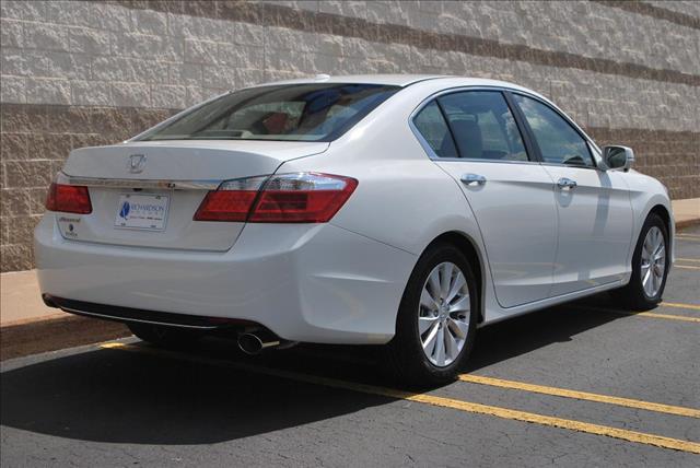 Honda Accord LS 2WD Sedan