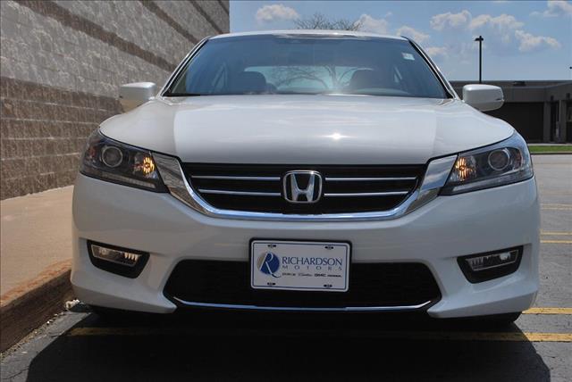 Honda Accord 2013 photo 2