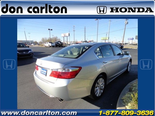 Honda Accord 2013 photo 2