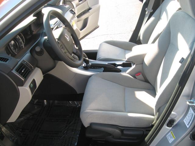 Honda Accord 2013 photo 2