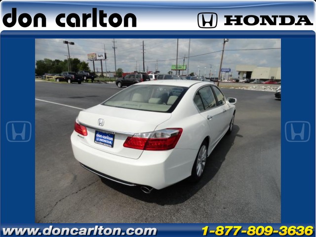 Honda Accord 2013 photo 2