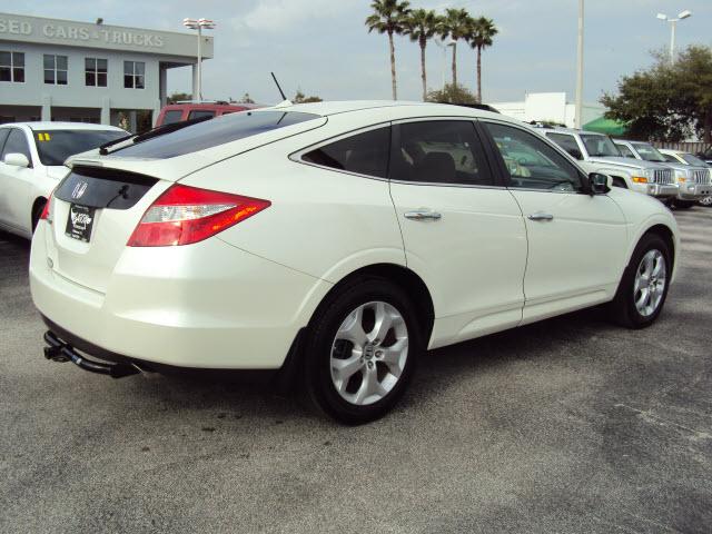 Honda Accord Crosstour 2010 photo 2