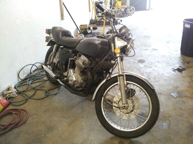 Honda CB750 1972 photo 3