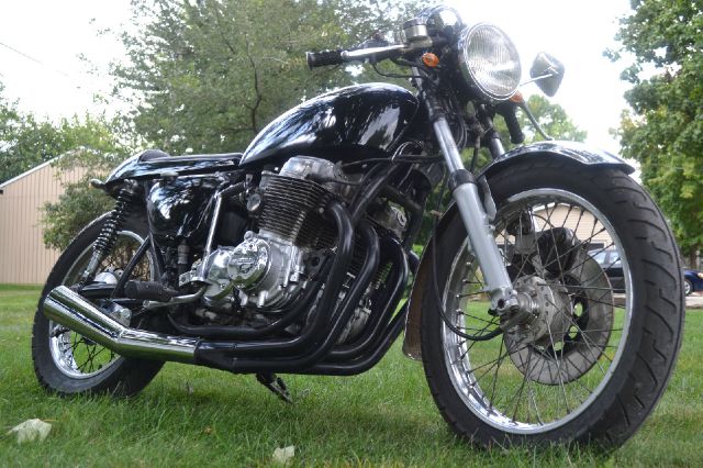 Honda CB750 1976 photo 2