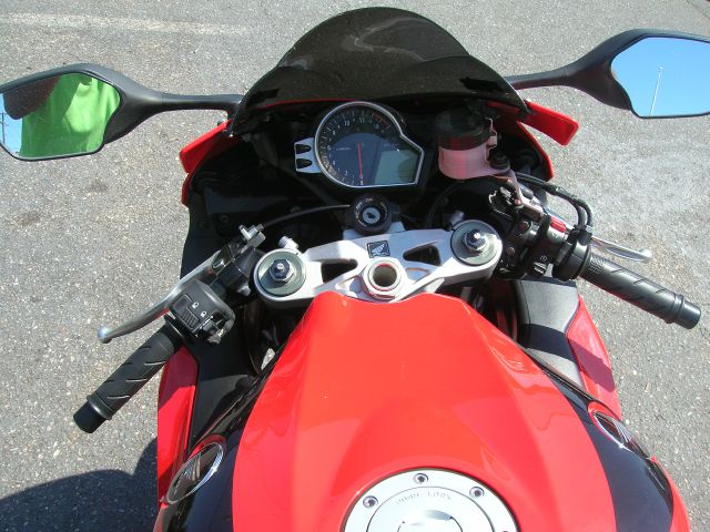 Honda CBR1000RR 2008 photo 9