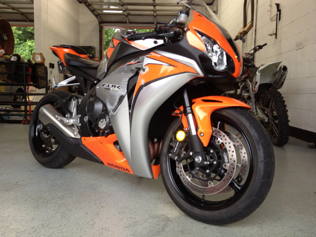 Honda CBR1000RR 2010 photo 4