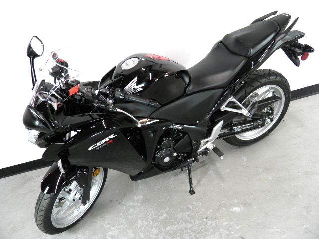 Honda CBR250R 2011 photo 1