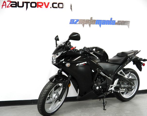 Honda CBR250R 2011 photo 2