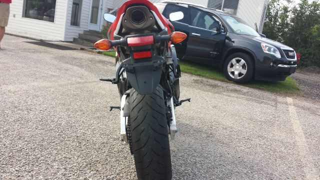 Honda CBR600RR 2011 photo 2