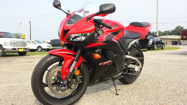 Honda CBR600RR 2011 photo 4