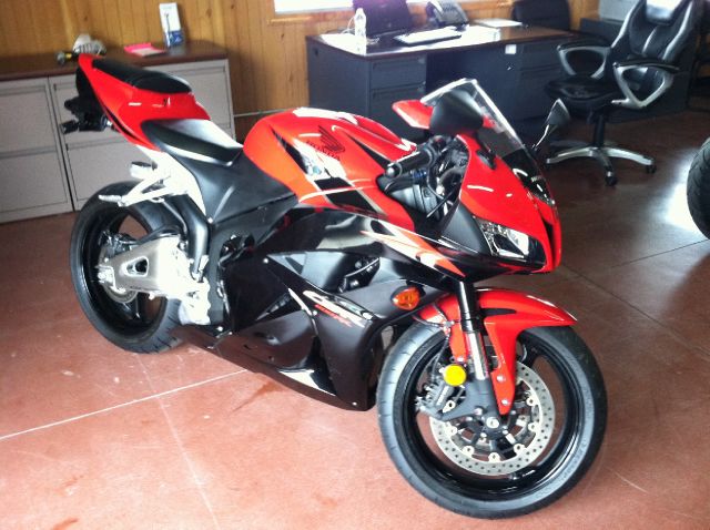 Honda CBR600RR 2011 photo 1
