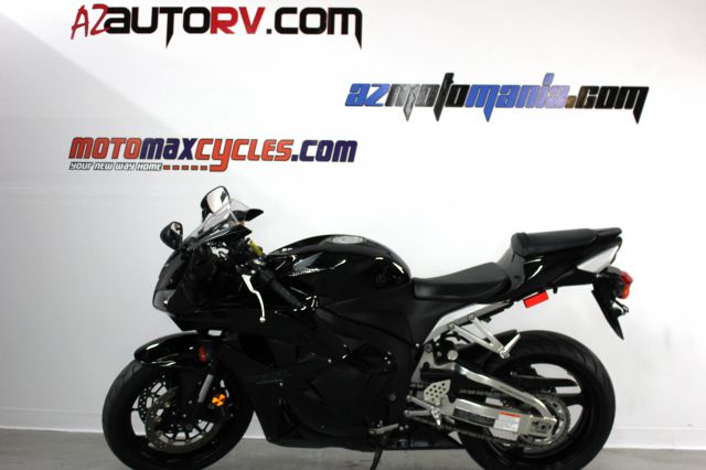 Honda CBR600RR 2011 photo 3