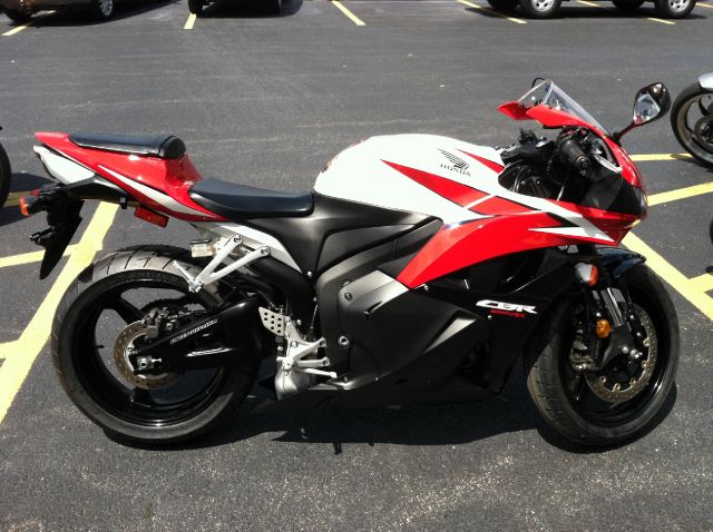 Honda CBR600RR9 2009 photo 2