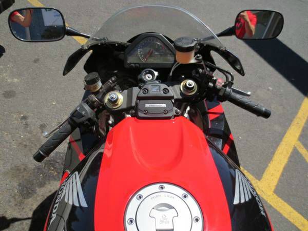 Honda CBR 1000 2006 photo 2