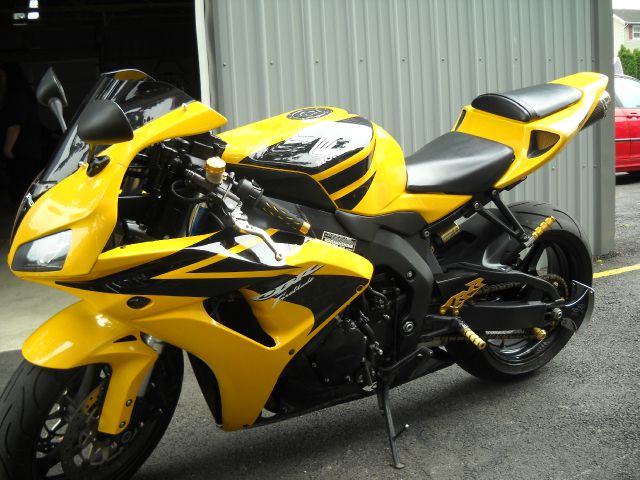 Honda CBR 1000 2006 photo 8