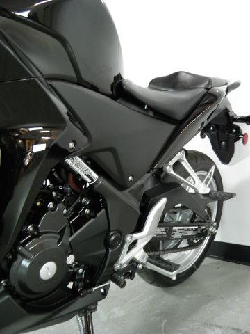 Honda CBR 250R 2012 photo 17