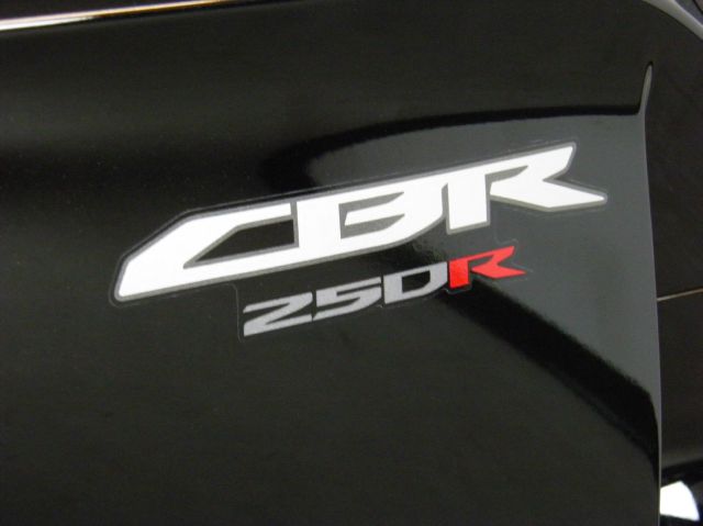Honda CBR 250R 2012 photo 18