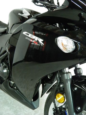 Honda CBR 250R 2012 photo 25
