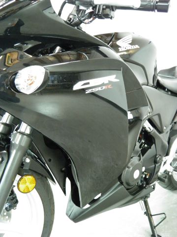 Honda CBR 250R 2012 photo 4