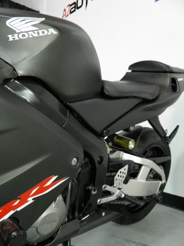 Honda CBR 600RR 2004 photo 26