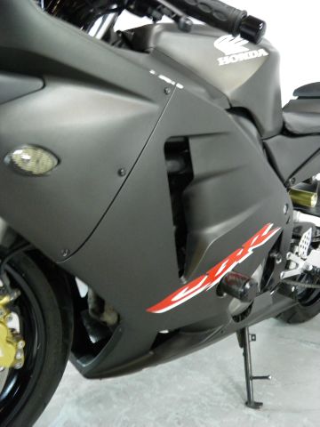 Honda CBR 600RR 2004 photo 35
