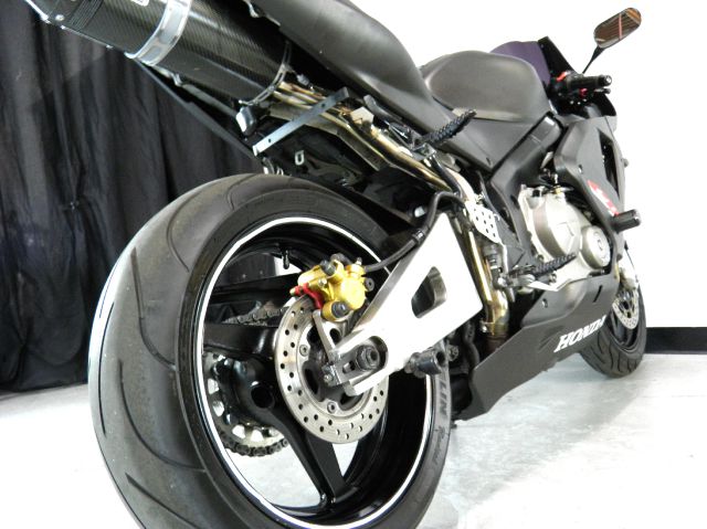 Honda CBR 600RR 2004 photo 36