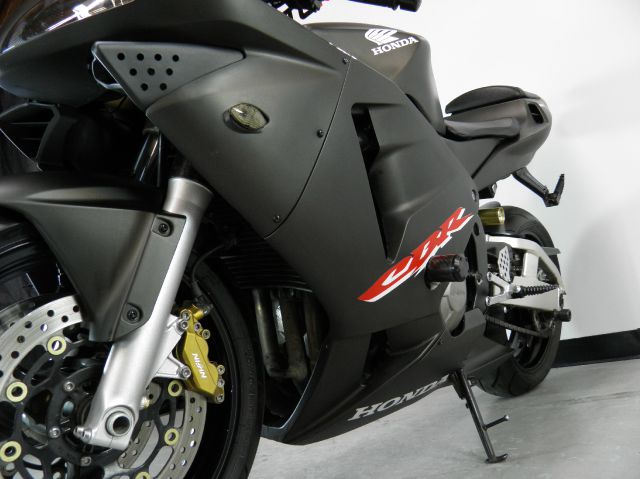 Honda CBR 600RR 2004 photo 4