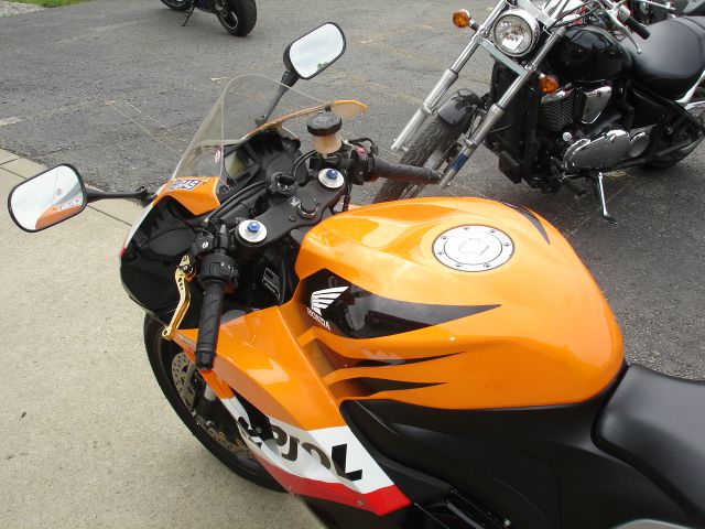 Honda CBR 600RR 2009 photo 2