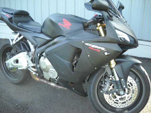 Honda CBR 600 RR6 2006 photo 3