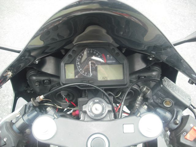 Honda CBR 600RR 2004 photo 2