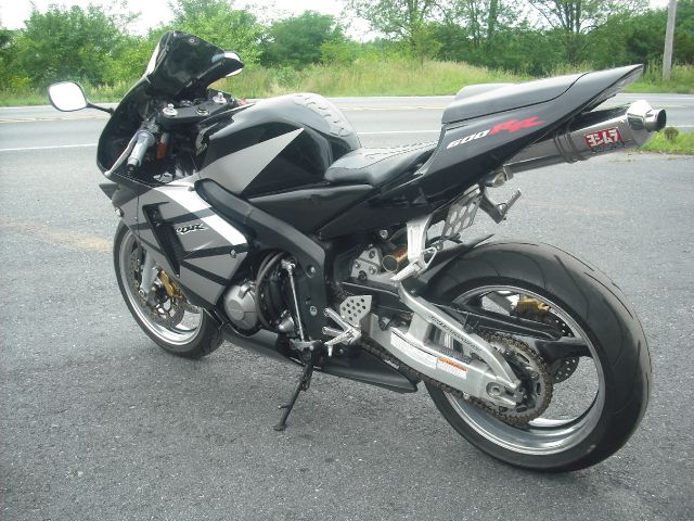 Honda CBR 600RR 2004 photo 4