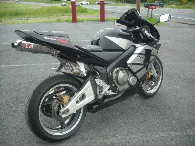 Honda CBR 600RR 2004 photo 6
