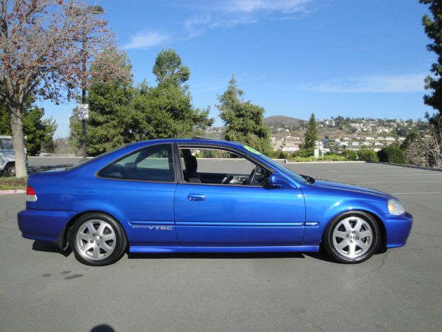 Honda Civic 2000 photo 1