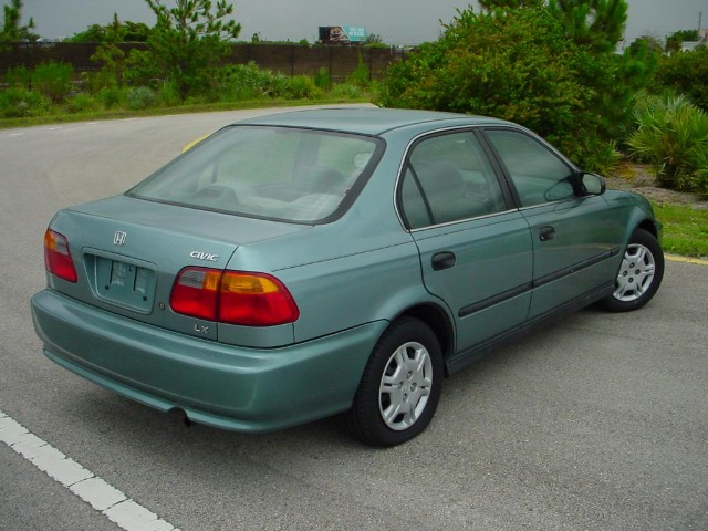 Honda Civic 2000 photo 1