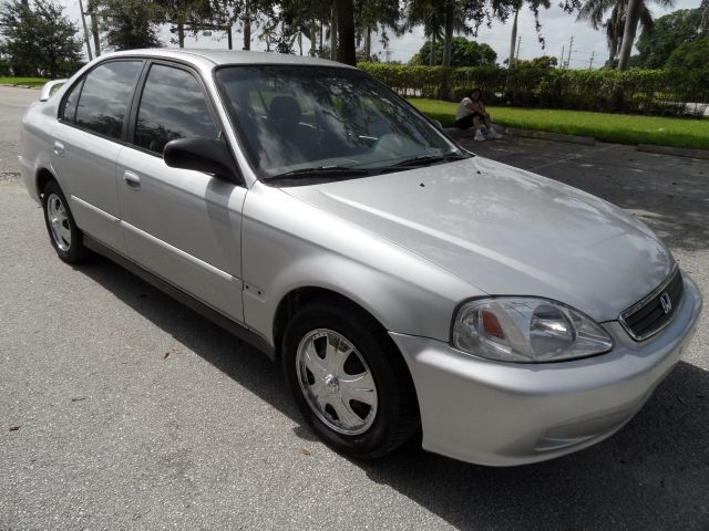 Honda Civic 2000 photo 1