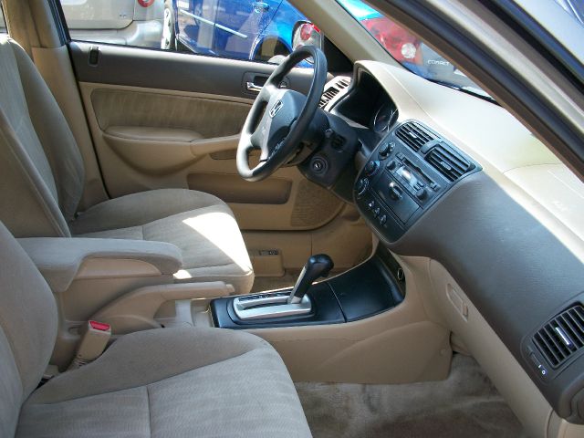 Honda Civic 2dr Reg Cab 120.5 WB Sedan