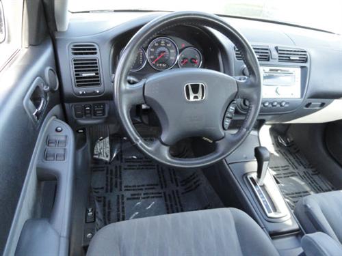 Honda Civic 2005 photo 2