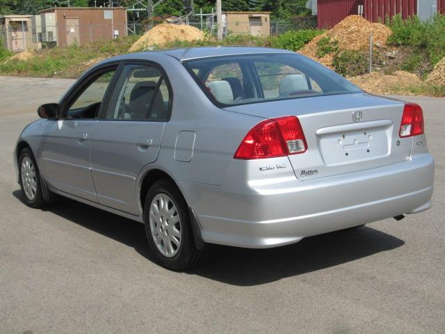 Honda Civic 2005 photo 2